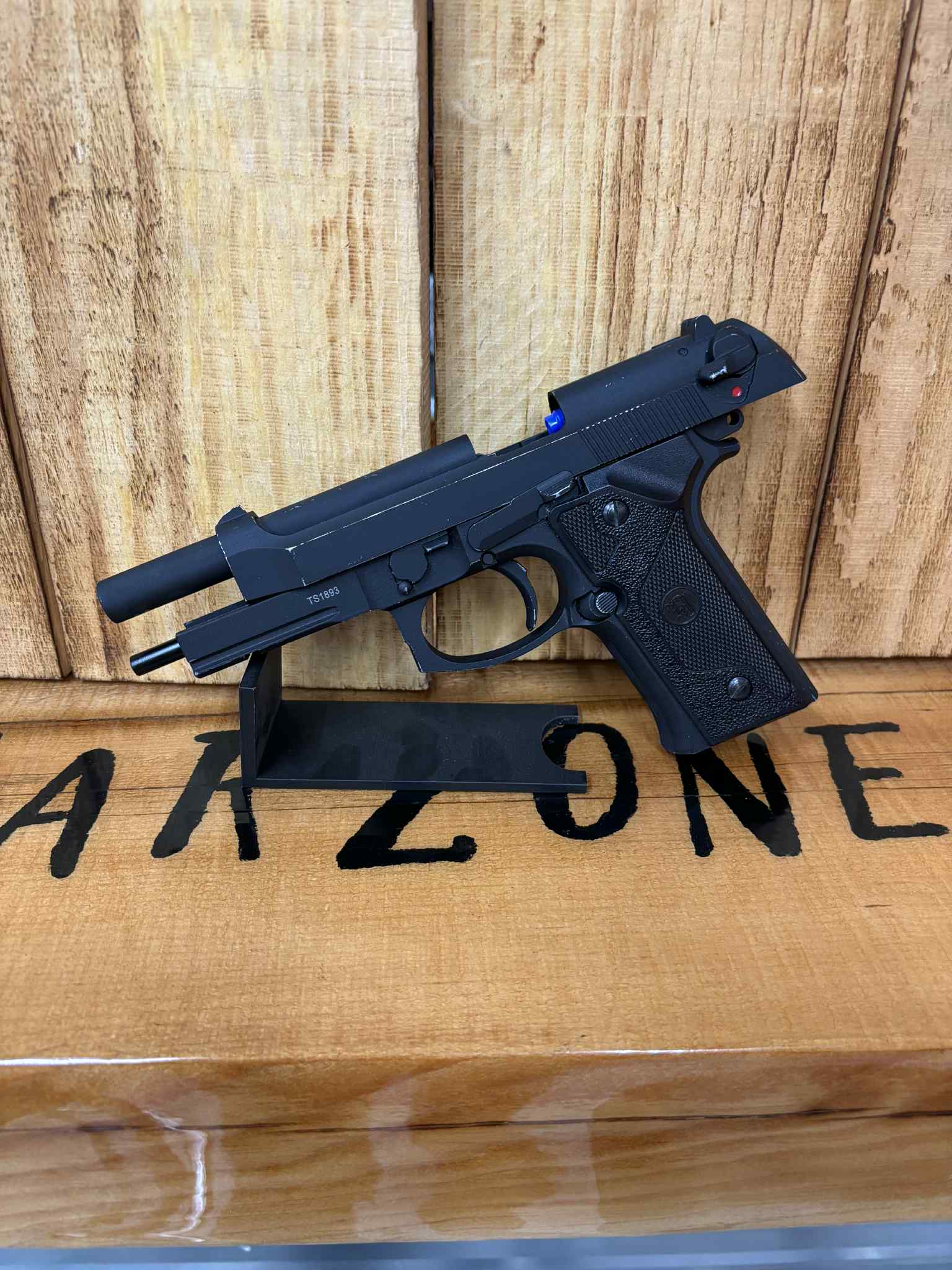 SRC SR92 A1 CO2 Airsoft Pistol - Usagé