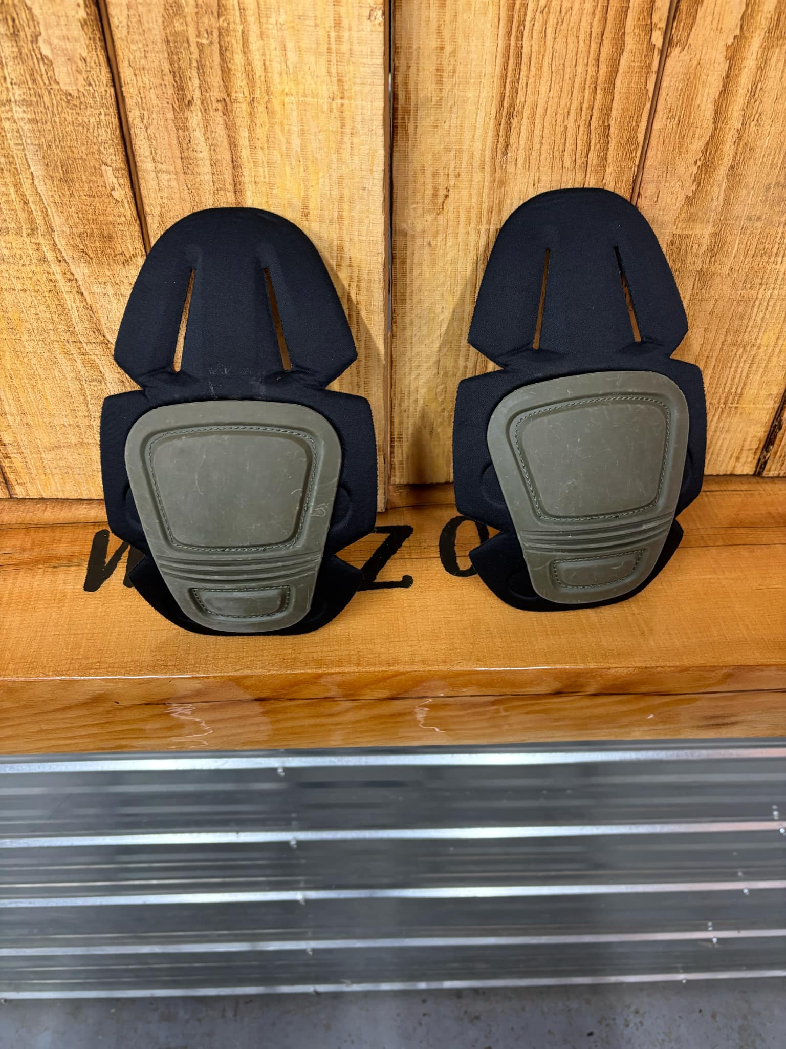 KNEEPAD OLIVE USAGÉ